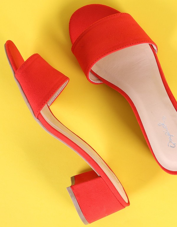 BLOCK HEELS