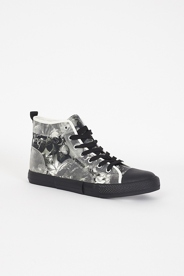 MEN LACED TRAINERS